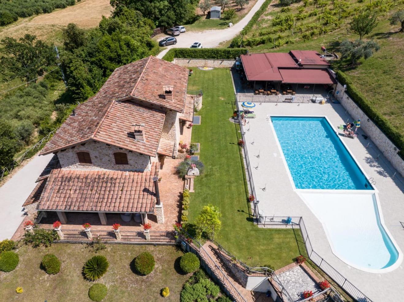 Agriturismo Isola Verde SantʼUrbano المظهر الخارجي الصورة