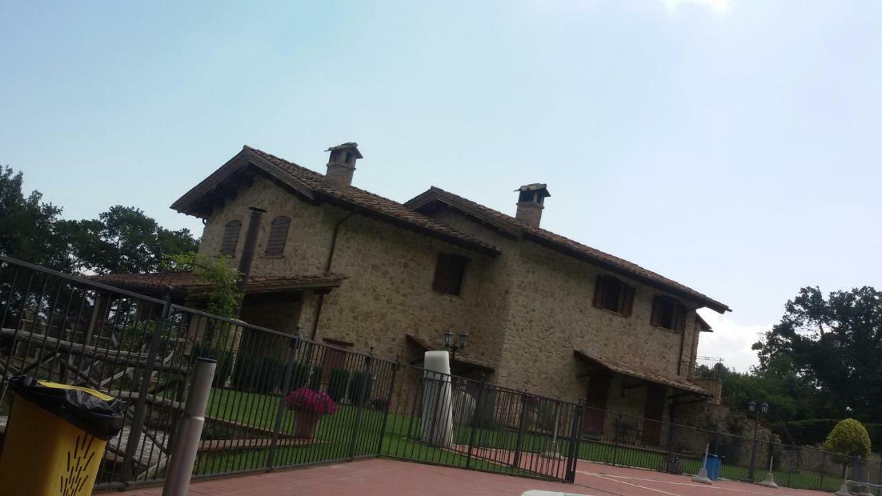 Agriturismo Isola Verde SantʼUrbano المظهر الخارجي الصورة